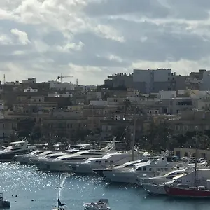 Sir William Strand Gzira